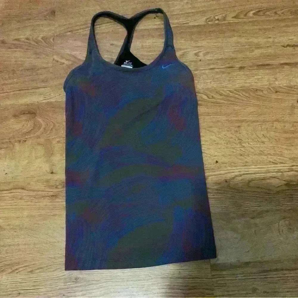 Nike Ladies Sleeveless Dry-Fit Athletic Workout Shirt